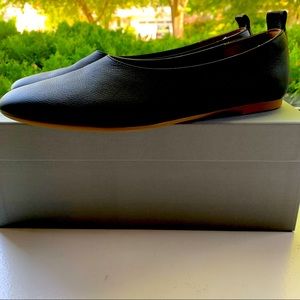 Everlane Italian Leather Day Glove Flat Shoe